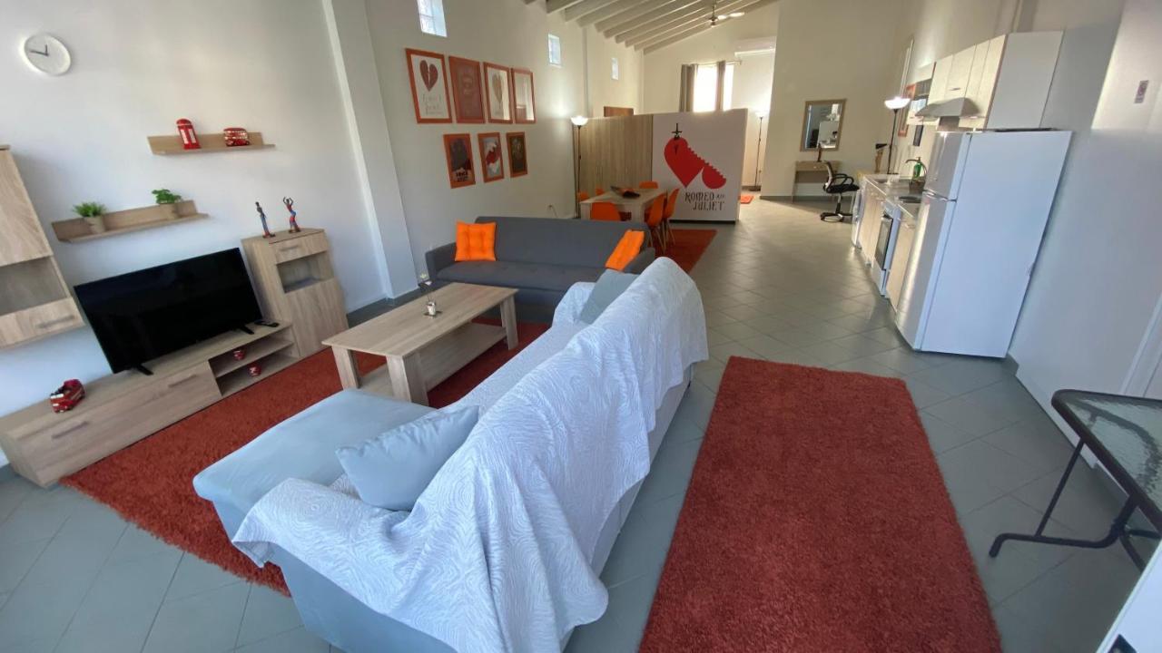 Appartement Patras Romeο House Extérieur photo